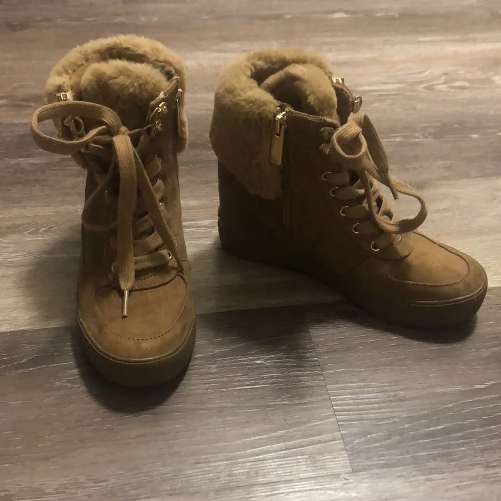 Guess Booties - Picture 2 of 6